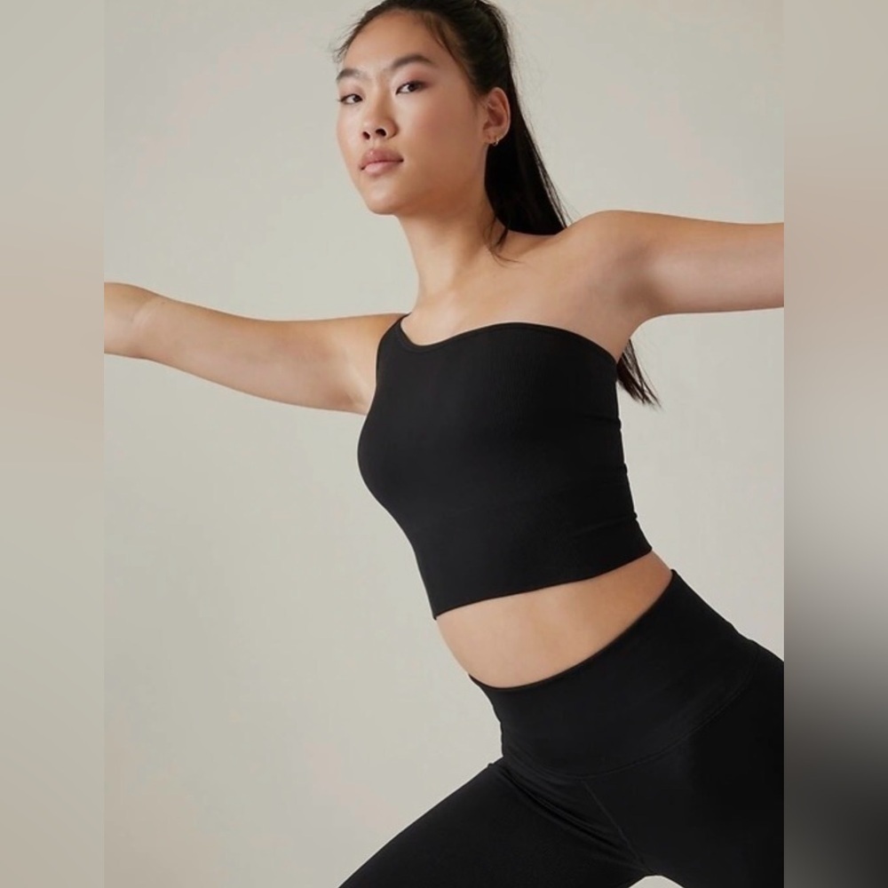 ATHLETA - Aurora Seamless One Shoulder Tank in Black. Ribbed texture. XS